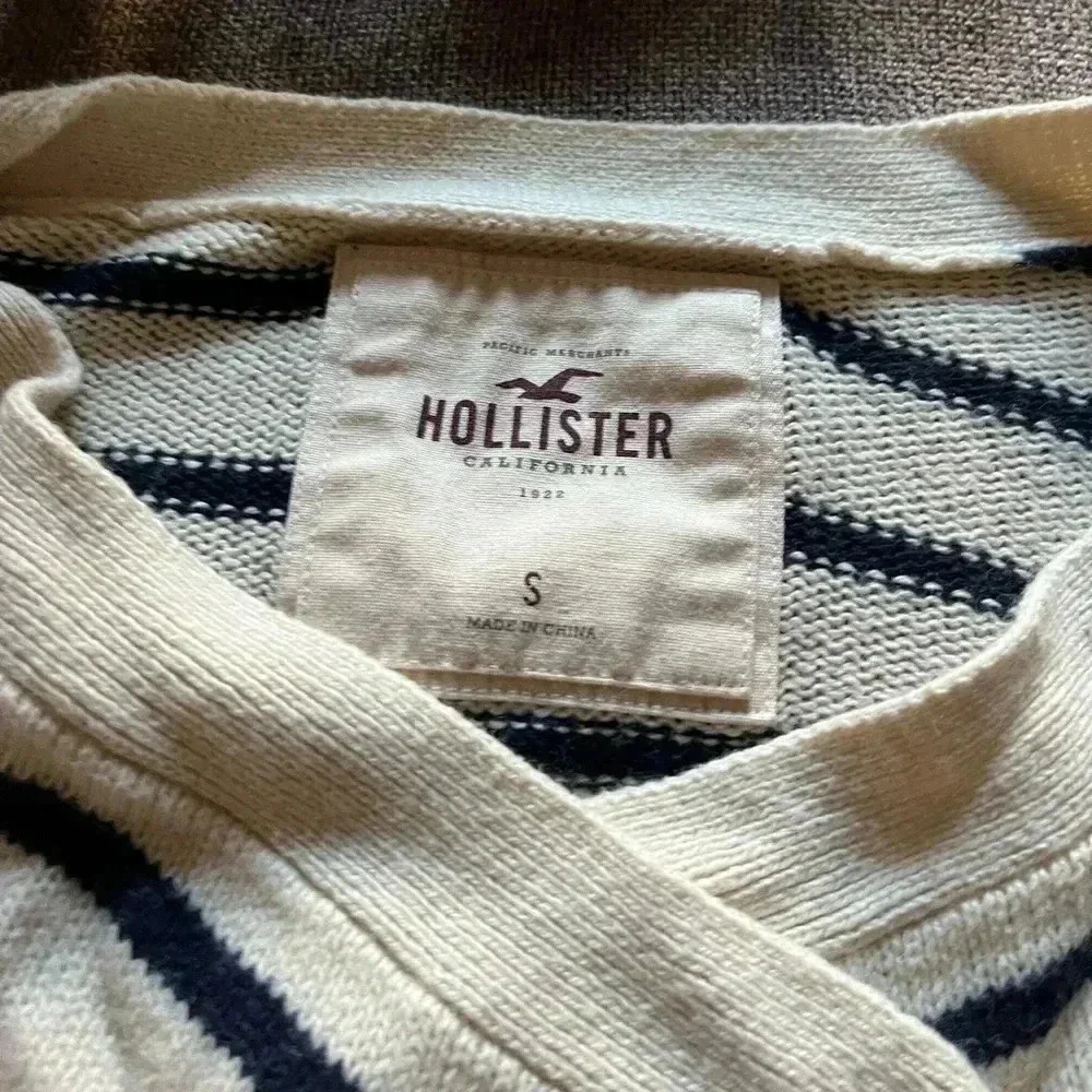 Hollister Cream & Navy Blue Striped Cardigan Sweater - Size Small
